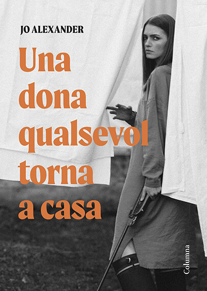 Una dona qualsevol torna a casa